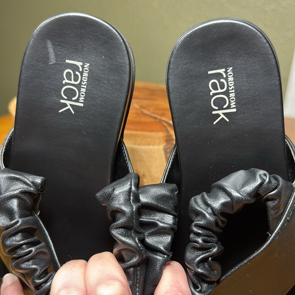 NORDSTROM RACK ELASTIC RUCHE SLING BACK SANDALS - Picture 8 of 12